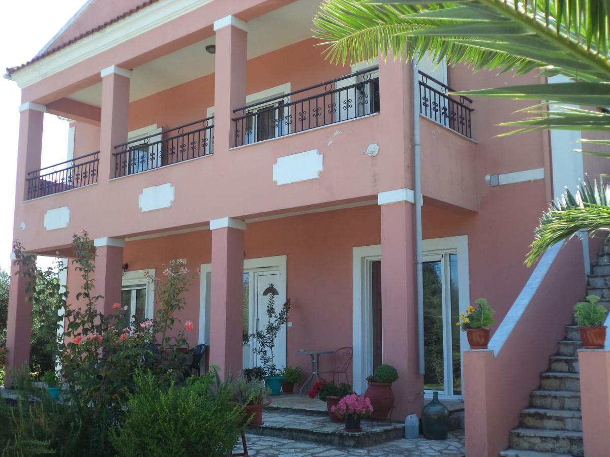 Karoubis Apartment Kavallouri