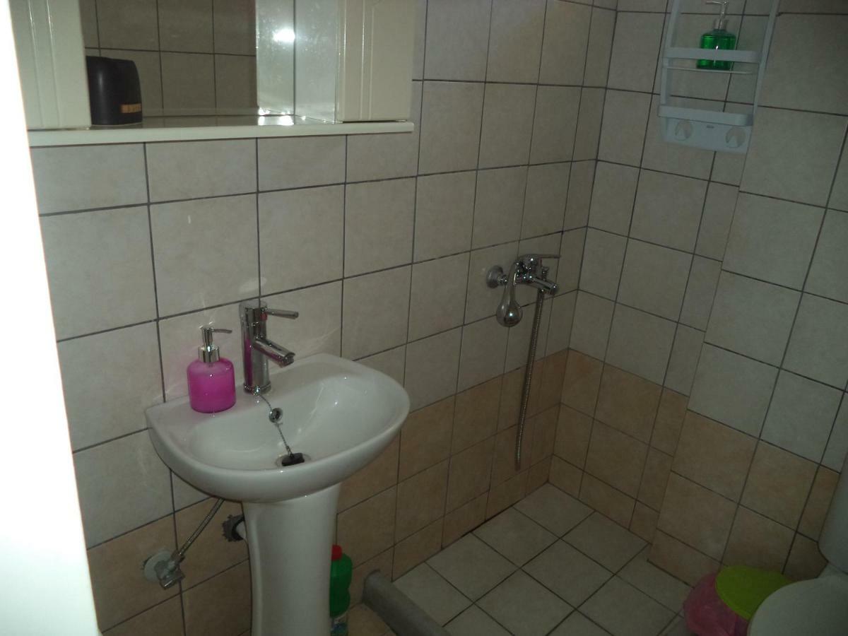 Karoubis Apartment